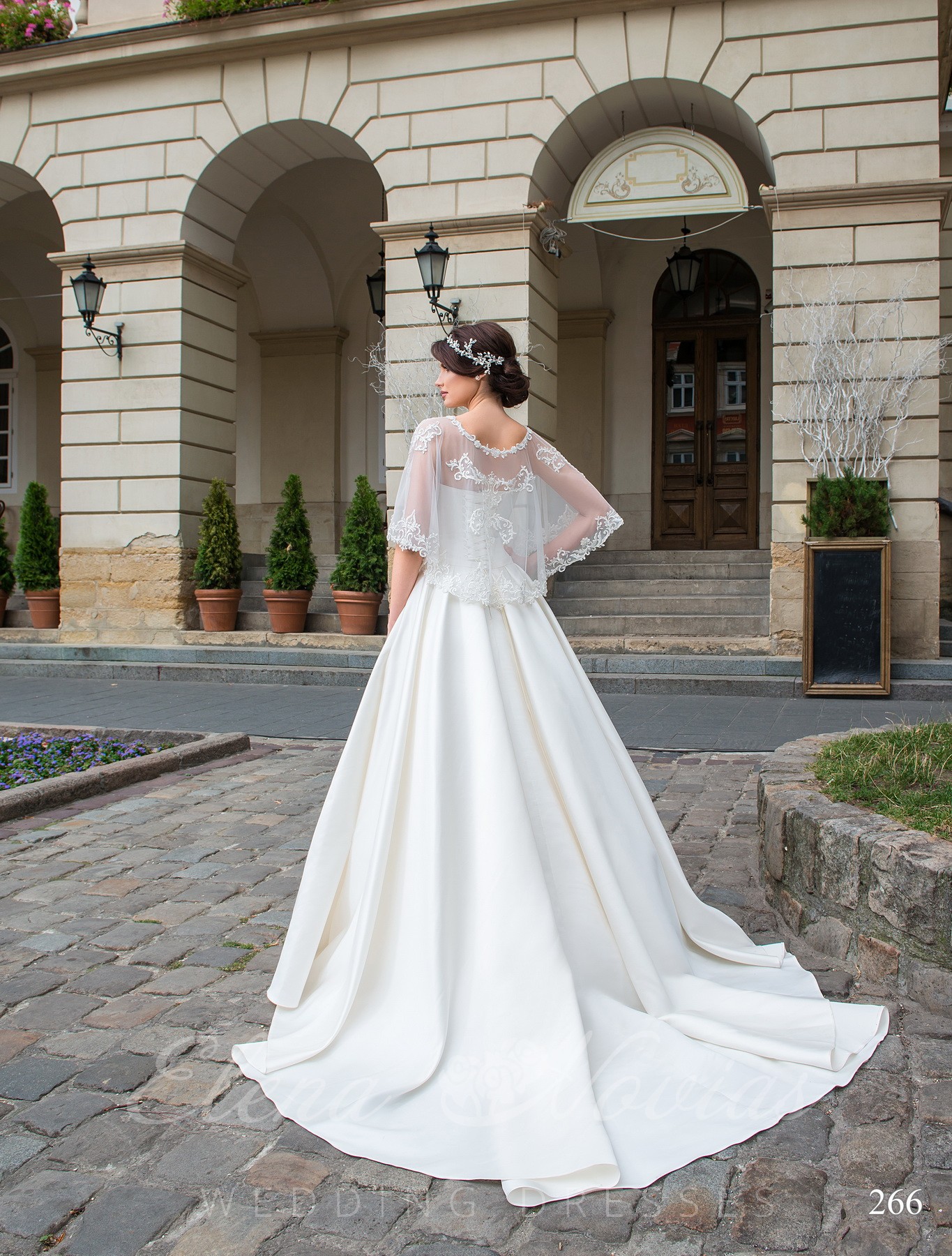 Wedding dress - transformer model 266
